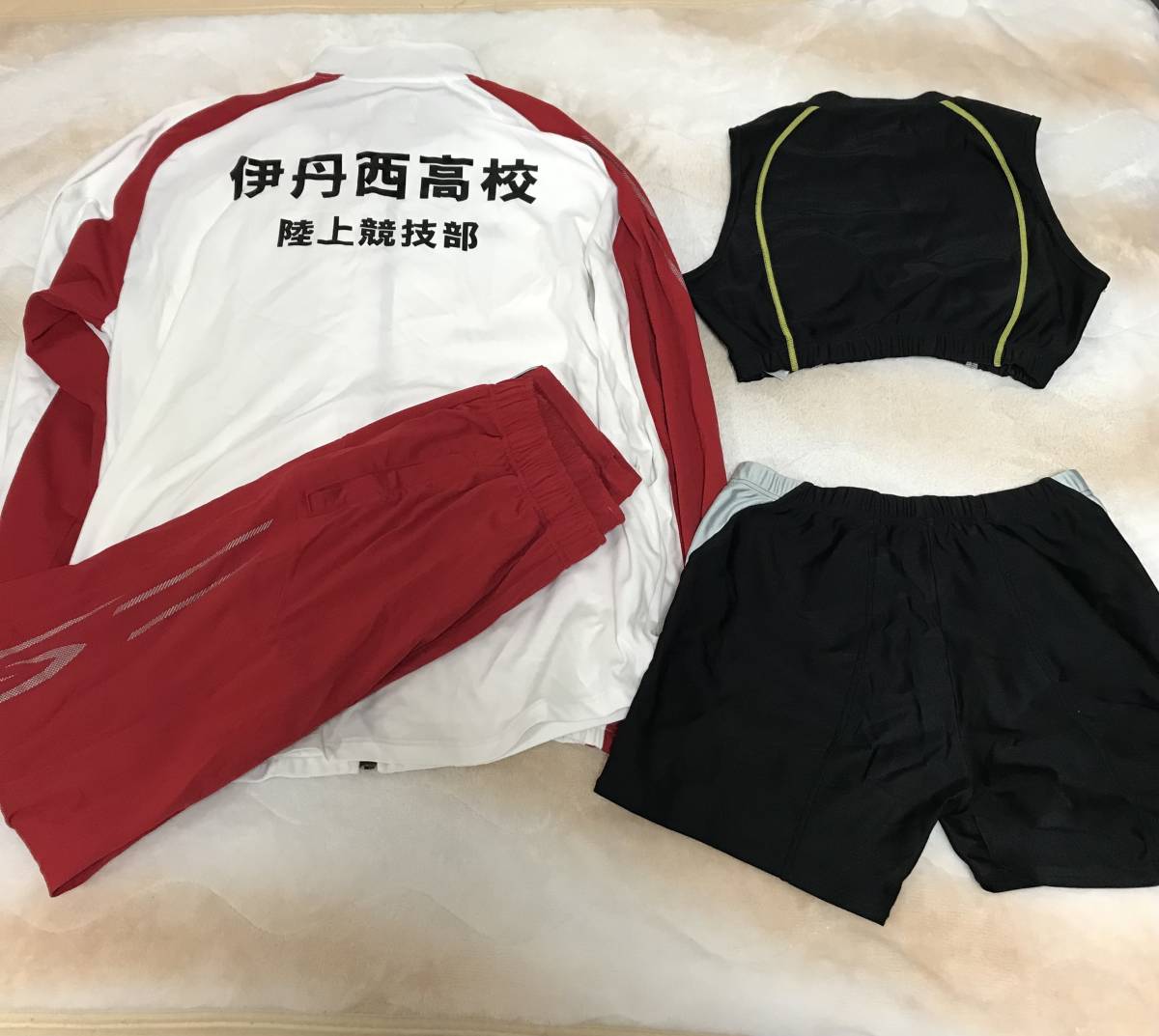 兵庫県立伊丹西高校 陸上 女子 セパレートユニフォーム ジャージ 兵庫県立伊丹西高校 陸上 女子 セパレートユニフォーム ジャージ
