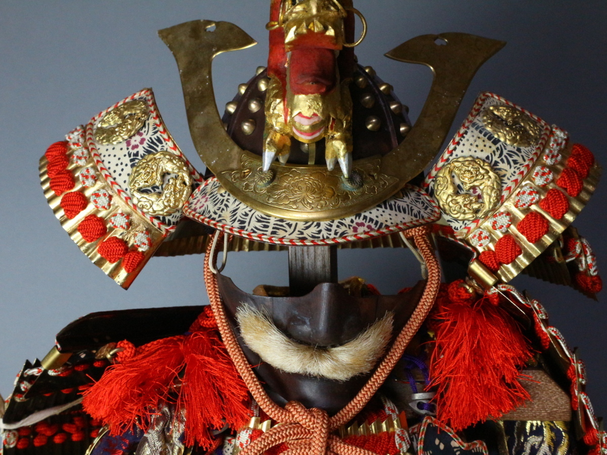 京都 丸屋 大木平蔵 金小札緋糸威大鎧 丸平 兜飾り 鎧飾り 端午 京都 丸屋 大木平蔵 金小札緋糸威大鎧 丸平 兜飾り 鎧飾り 端午