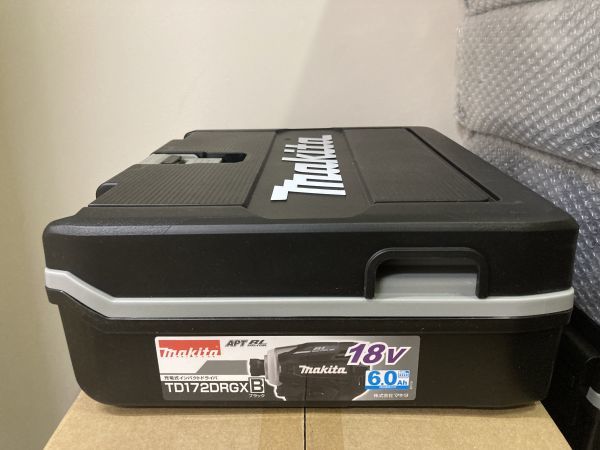 新品 マキタ インパクトドライバー TD172 TD172DRGXB 黒色 純正品