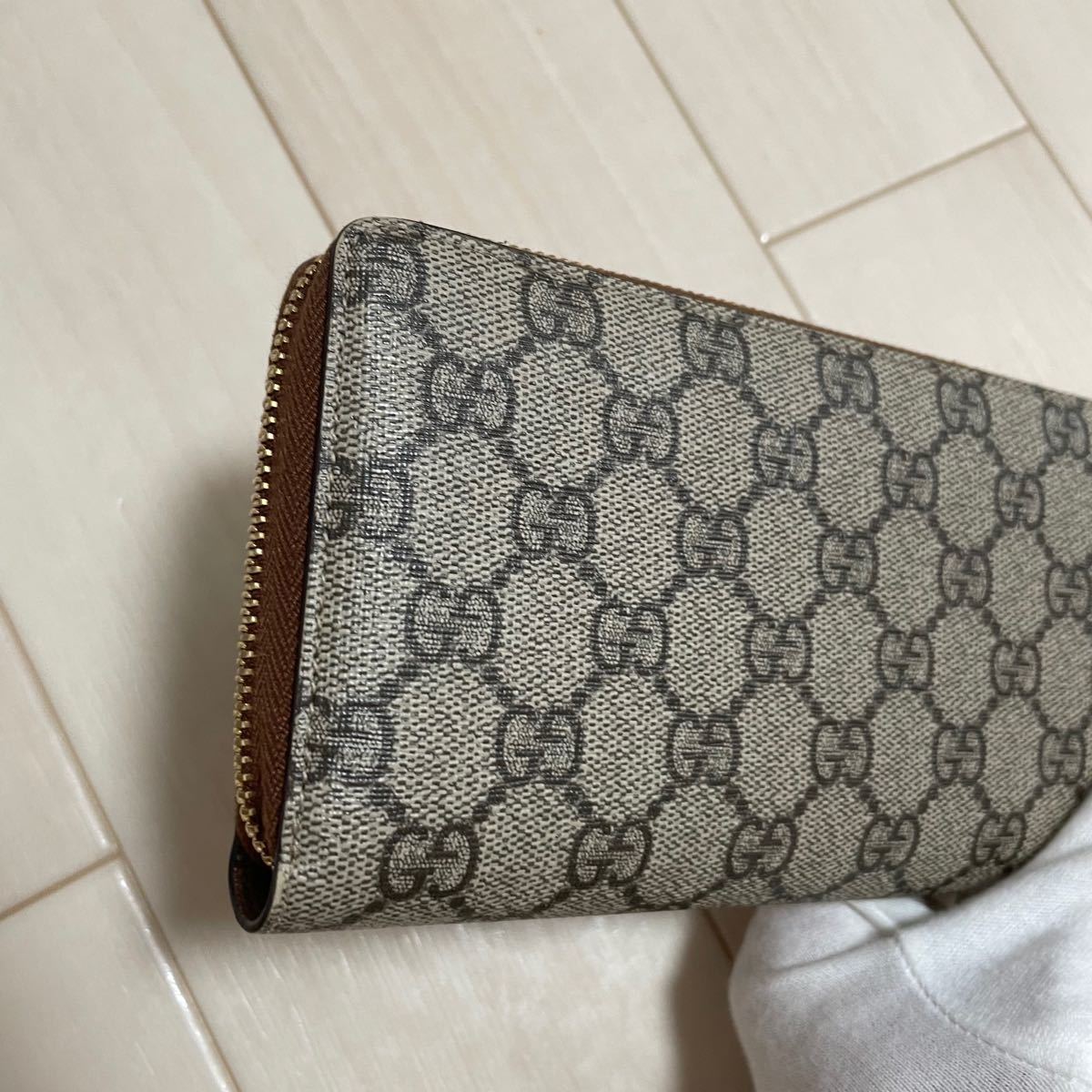 グッチ GGスプリーム バタフライロングジップ財布 GUCCI バタフライ ラウンドファスナー 長財布 GGスプリーム 蝶々
