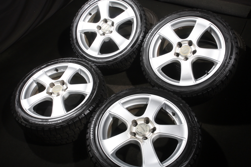 バリ山 215/45R17 国産ダンロップ 2019年製 スタッドレス ノアヴォクシーセレナアルテッツァアコードインテグラステップワゴンアテンザ等