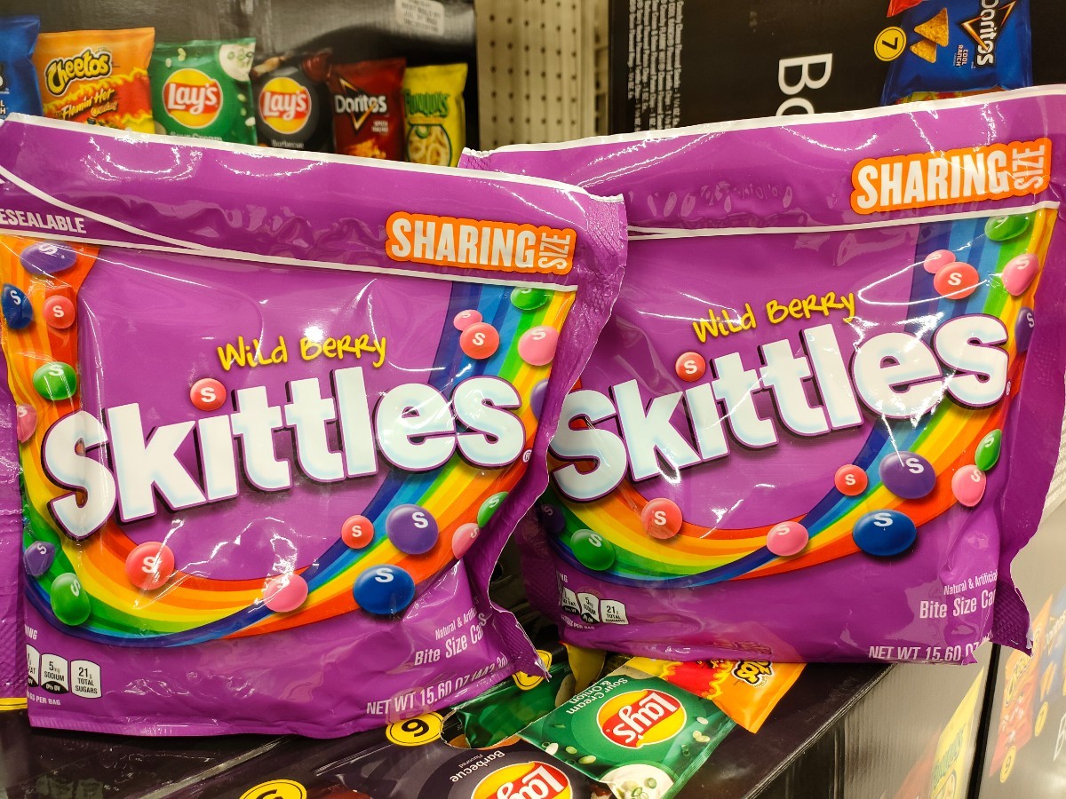 Skittles wild berry 442.3g アメリカ菓子 x2袋! スキットルズ + おまけつき!