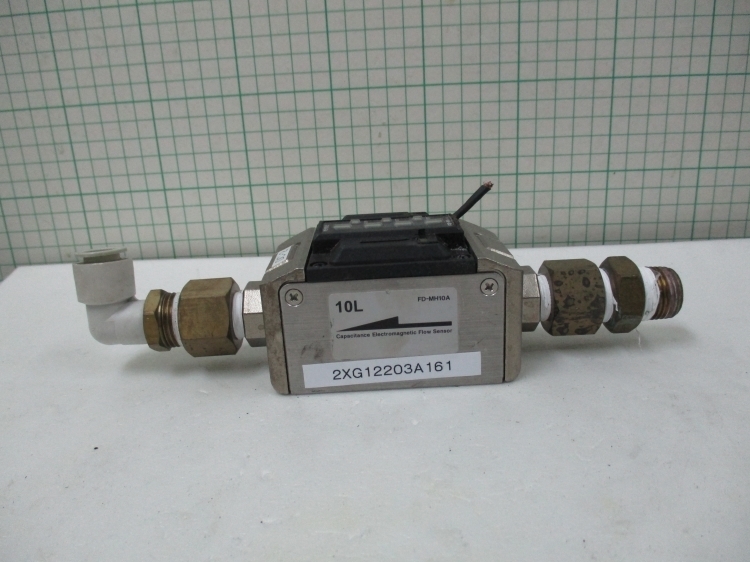 KEYENCE FD-MH10A 電極非接液型 電磁式流量センサヘッド