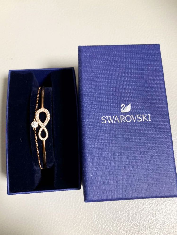 送料無料　未使用に近い　美品　スワロフスキー　Swarovski Infinity バングル　ブレスレット　ローズゴールド　5518871 箱付き_画像1