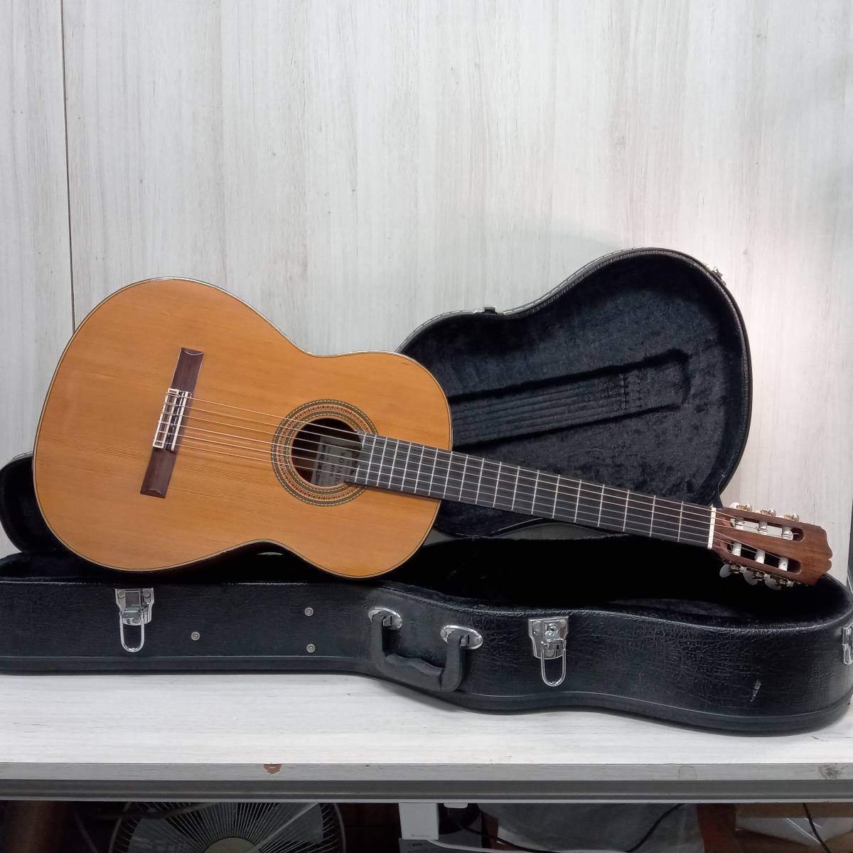 半額】【半額】KODAIRA AST-50 クラシックギター セミハードケース付き