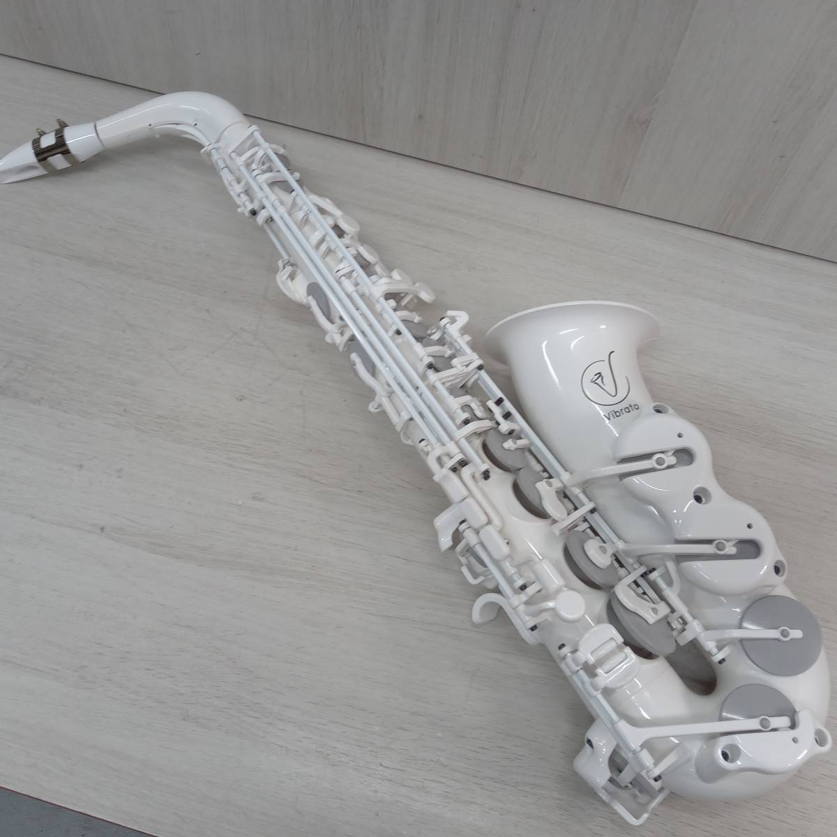 プラスチック製サックス Vibrato ヴァイブラート / A1 アルトサックス