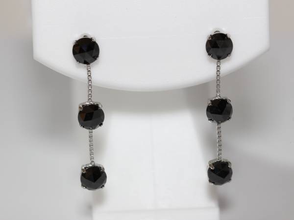 ☆★★☆ Pt900 ブラックダイアピアス1.90ct （新品/送料無料)☆★★☆_画像1