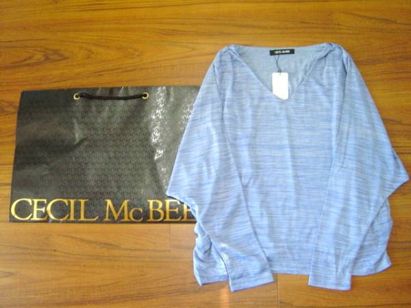 ★新品CECIL McBEE セシルマクビー★インナー付 細ボーダー ドルマン長袖カットソー水色ライトブルー_画像1