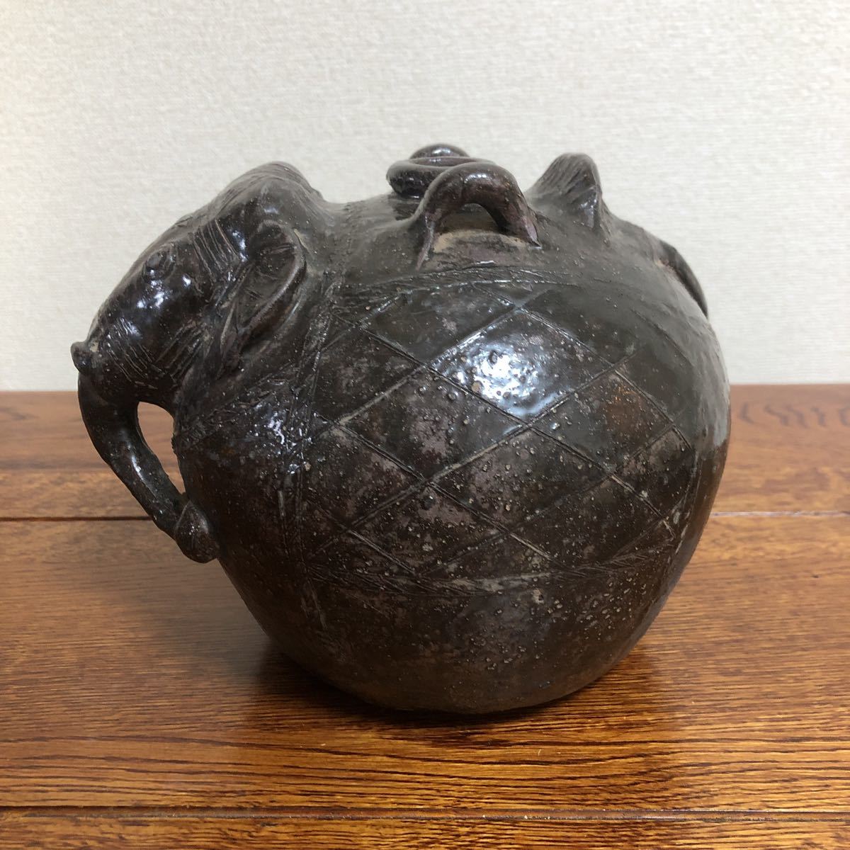♪♪【大型、桐箱付】クメール　１２～１３世紀　黒褐釉象形壺 ♪♪_画像3