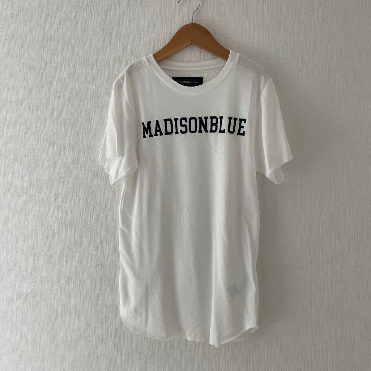 有名なブランド マディソンブルー Tシャツ comunidadaledar.org