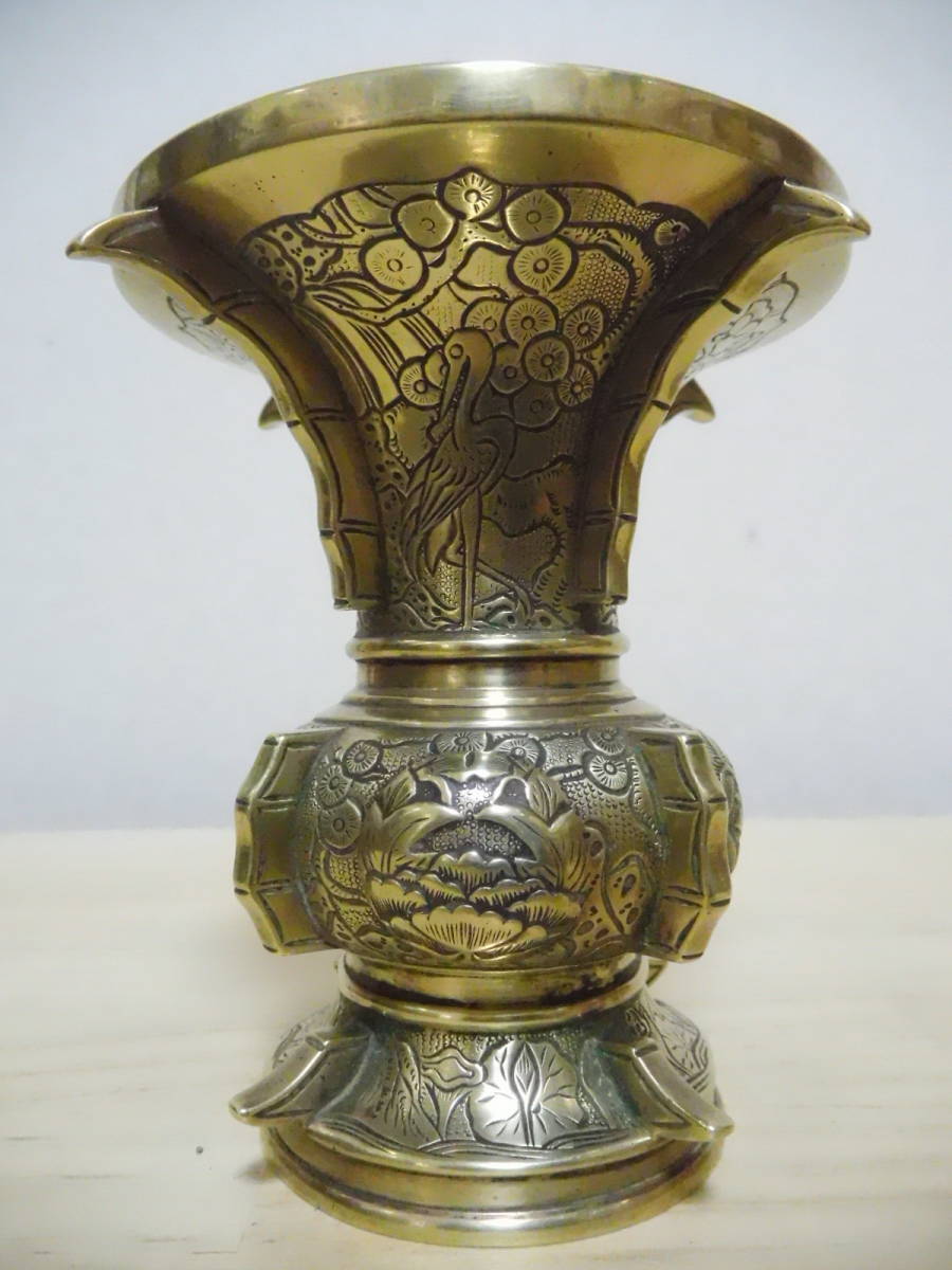 X105-102W　仏具　花瓶　一対　真鍮　大谷派　中古　高さ約12.5ｃｍ　(X5)_画像3