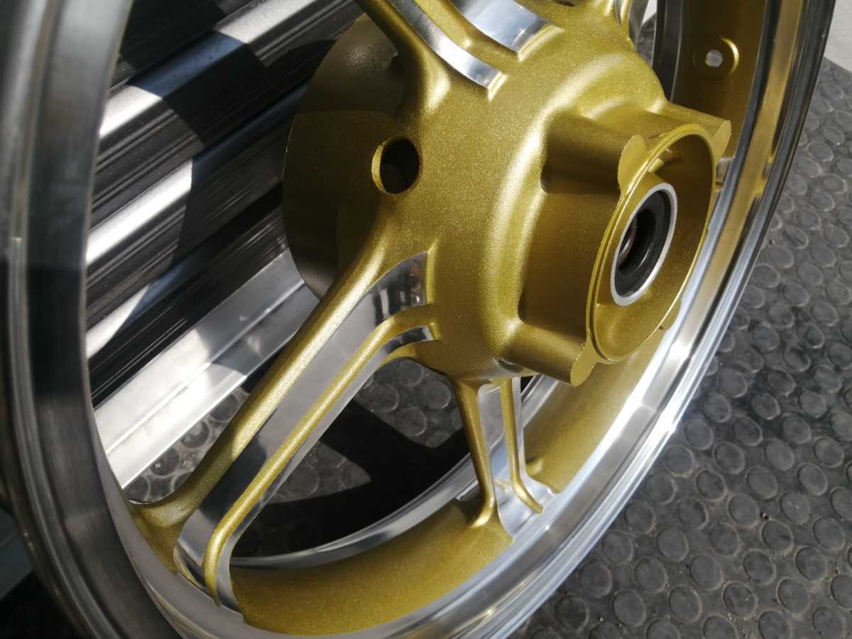 カワサキゼファー400 純正ホイール再塗装 リムポリッシュ カワサキゼファー400 純正ホイール再塗装 リムポリッシュ