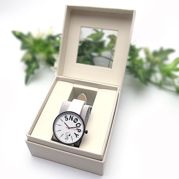フィールドワーク 腕時計 アナログ スヌーピー ホワイト 革ベルト シンプル 刻印入り ファッション オシャレ かわいい プレゼント_画像8