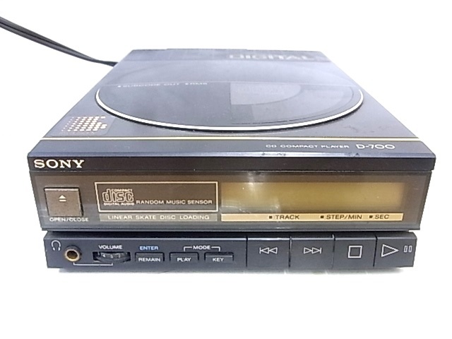 e7688　SONY　ソニー　コンパクト ディスク　CDプレーヤー　D-700　通電確認済　ジャンク品_画像1
