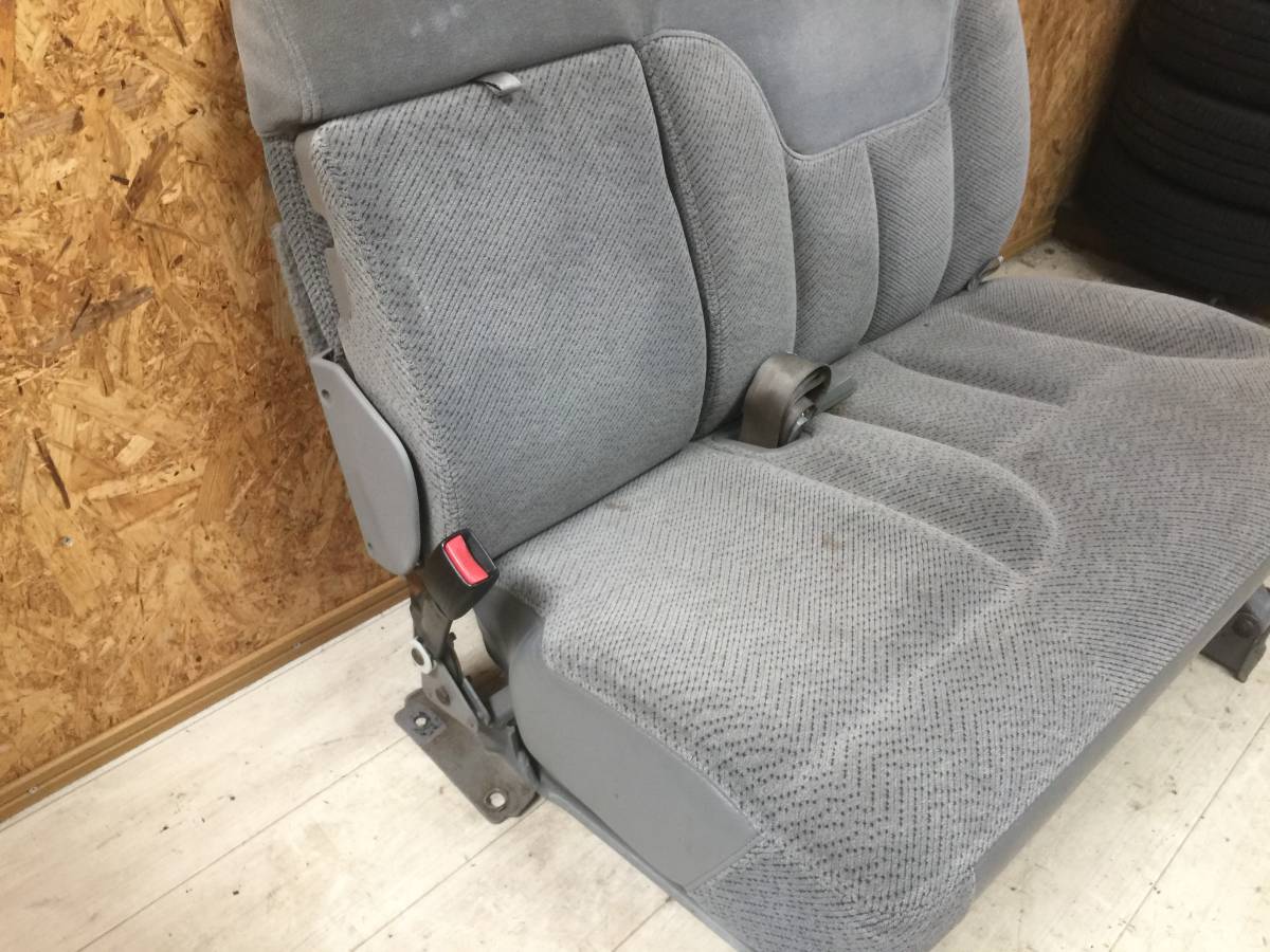 GMC Suburban 1995 left 2 row second seat some stains dirt have Tahoe 1994 1993 1992 96 97 98 99 C1500 Chevrolet 