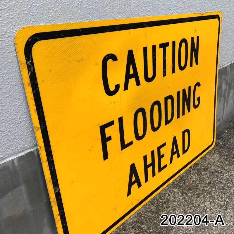 ヴィンテージ 大判 看板 CAUTION FLOODING AHEAD 水害注意 [202204-A]　ストリートサイン アメリカン雑貨 ブリキ看板 SHOP 店舗 インテリア_画像3