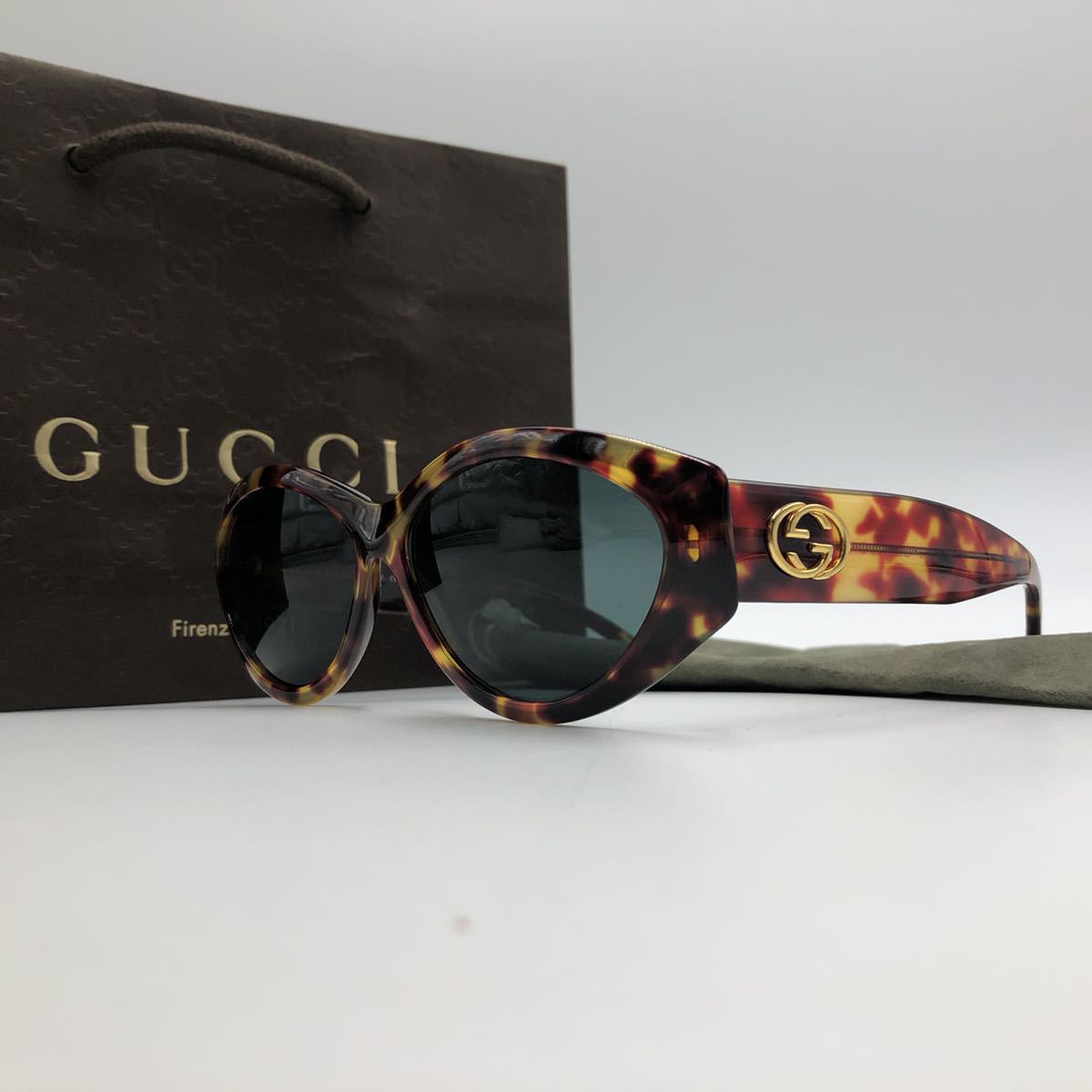 ほぼ未使用》『圧倒的な存在感』 GUCCI グッチ サングラス べっ甲 145