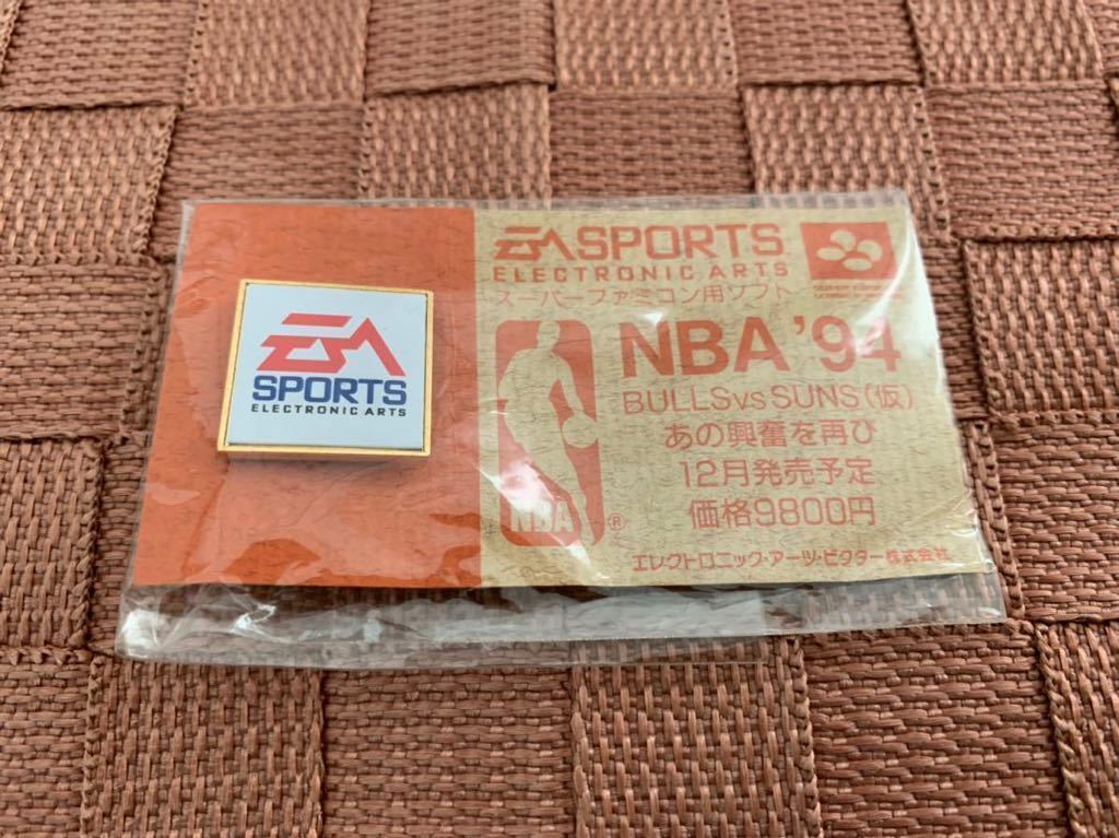 SFCソフト非売品販促品 エレクトリック アーツ ビクター NBA 94 ピンバッジ Electronic Arts スーパーファミコン グッズ not for sale 新品_画像1