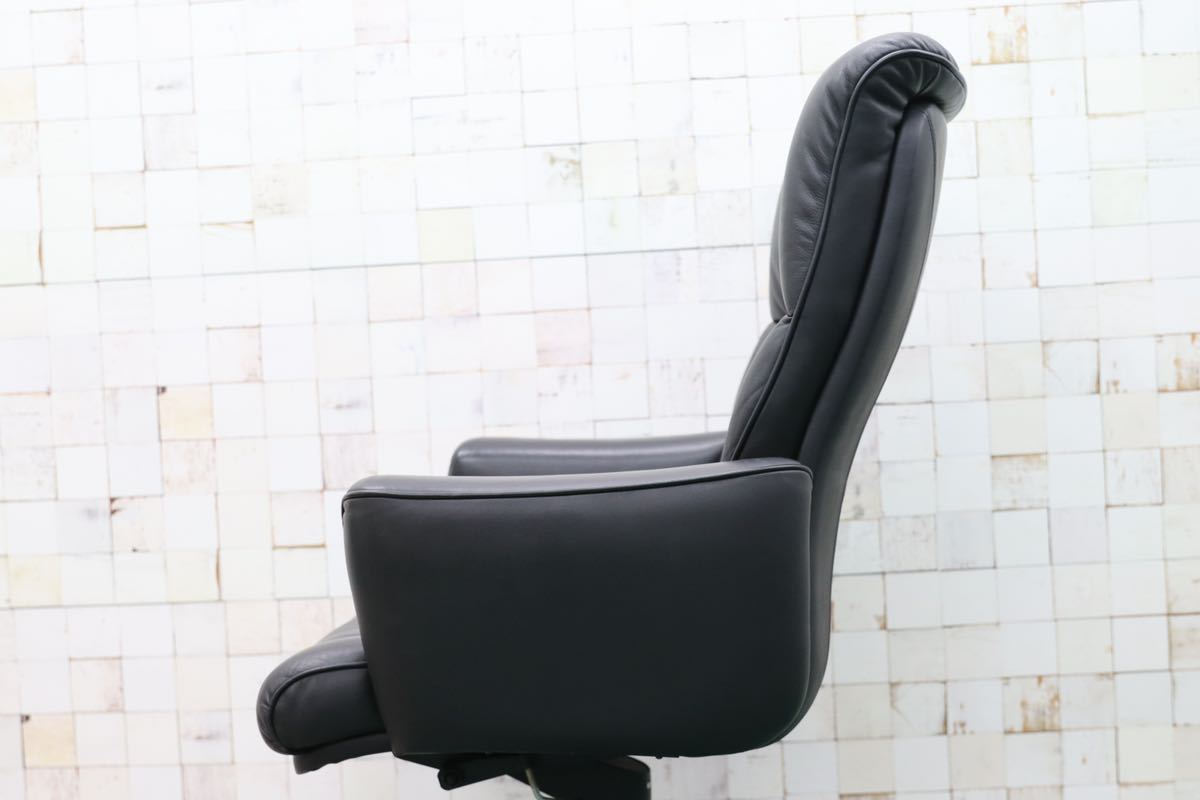 GMFK12F○karimoku / カリモク 書斎椅子 黒 本革 デスクチェア 椅子 定価約22万 最上級シリーズ_画像7