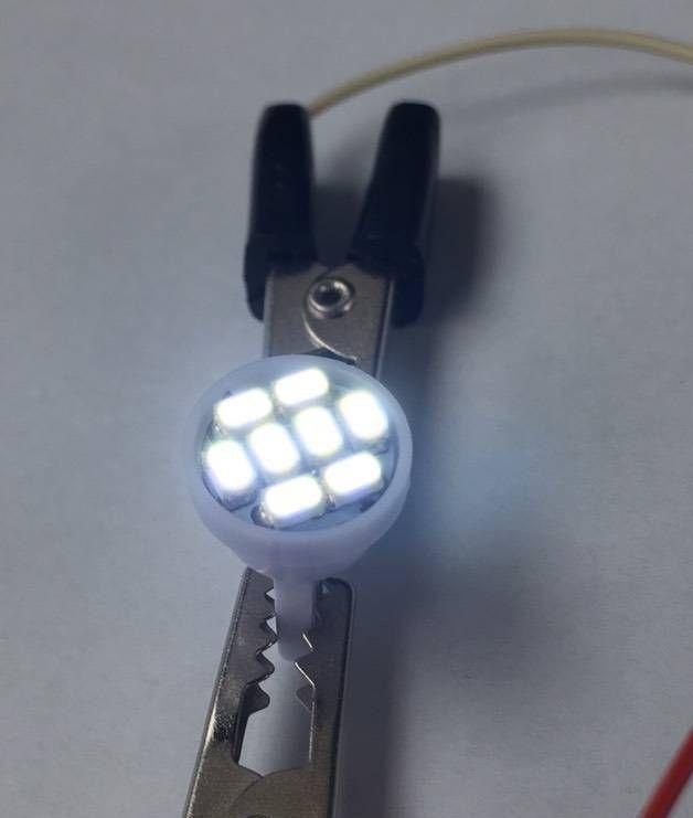 T10 LED 用途多数 小型ウェッジ高輝度 SMD8連 純白球 ナンバー灯 ホワイト 4個セット_画像3