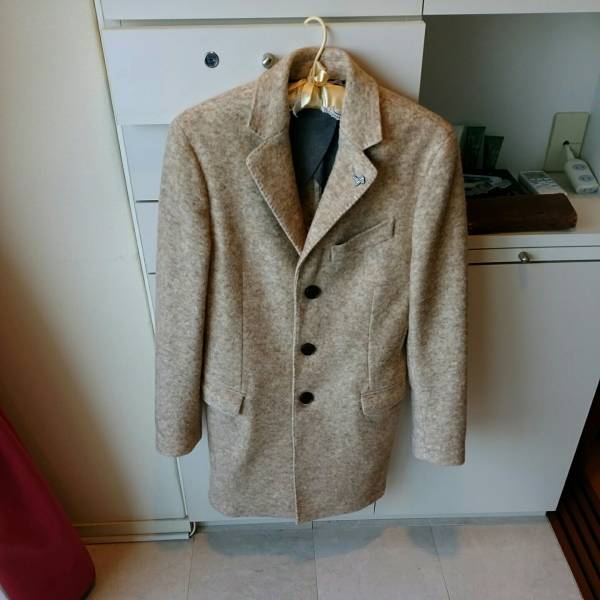  Italy Hevo high class Chesterfield coat regular price approximately 8 ten thousand jpy beige size 42(S size,M size )i-vo