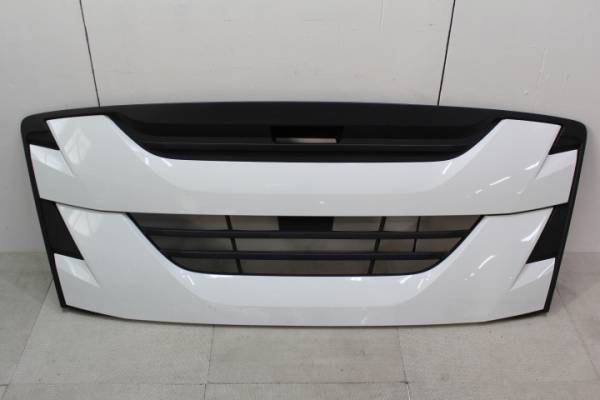 * stock disposal price * new model Giga original front grille new car removed 3018