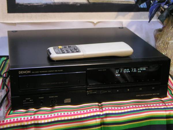 **DENON DCD-73M, compact size. CD player. at that time 32,800 jpy. operation excellent **