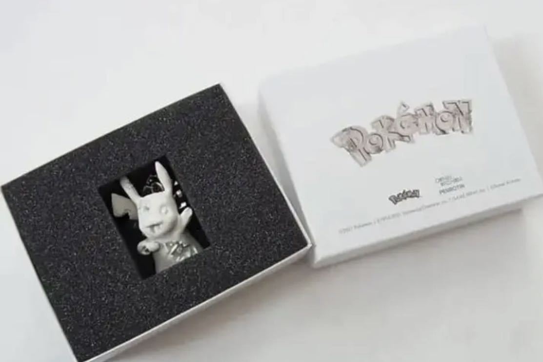 完売品】新品/Pokemon x Daniel Arsham ピカチュウ キーホルダー