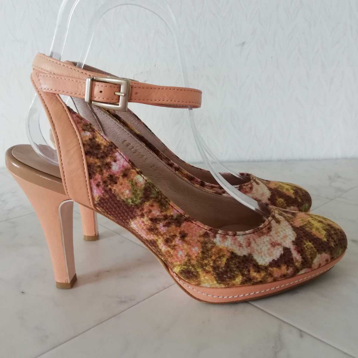 243/美品!!EIZO エイゾー 本革ストラップパンプス サンダル 23.5cm_画像2