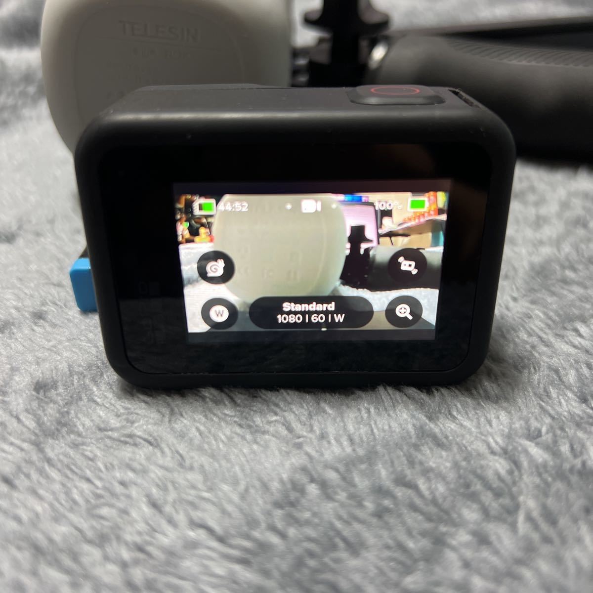 美品】 GoPro HERO8 BLACK 予備バッテリー、自撮り棒付き アクション