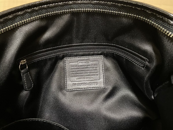 *COACH( Coach )* signature * one shoulder bag * handbag * tote bag * pretty charm attaching * black ( black )*