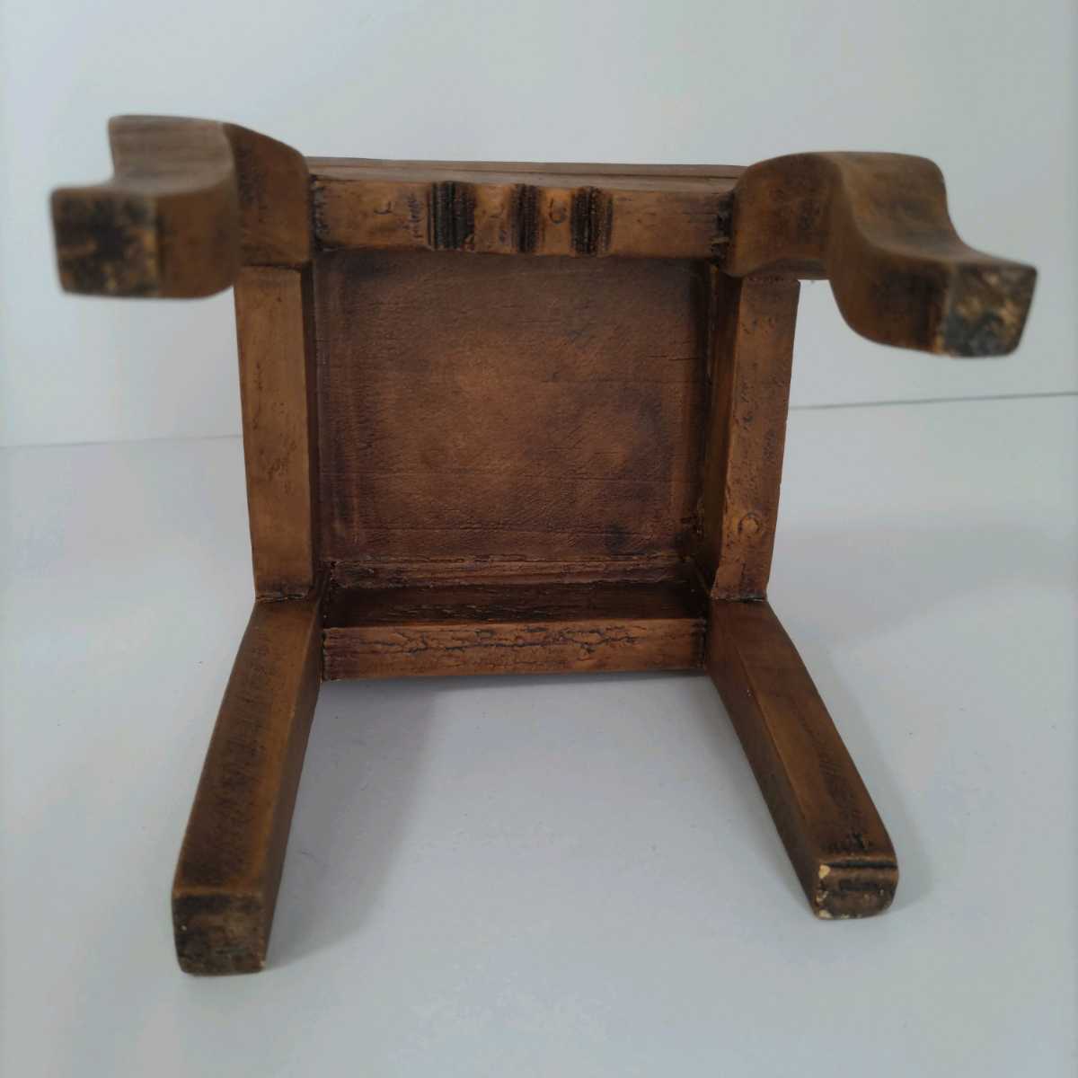 人形用 椅子 イス アンティーク レトロ 木製 27.5cm 人形は商品に含まれません