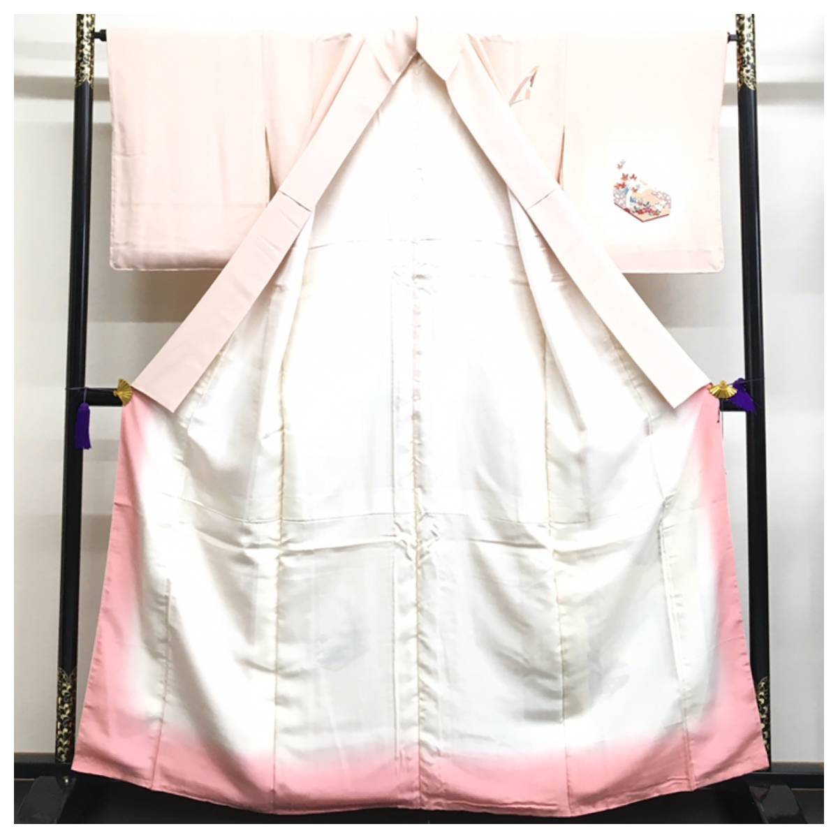 上質 正絹 訪問着 未使用 薄く淡いピンク 花籠模様 身丈160 裄65.5 中古品