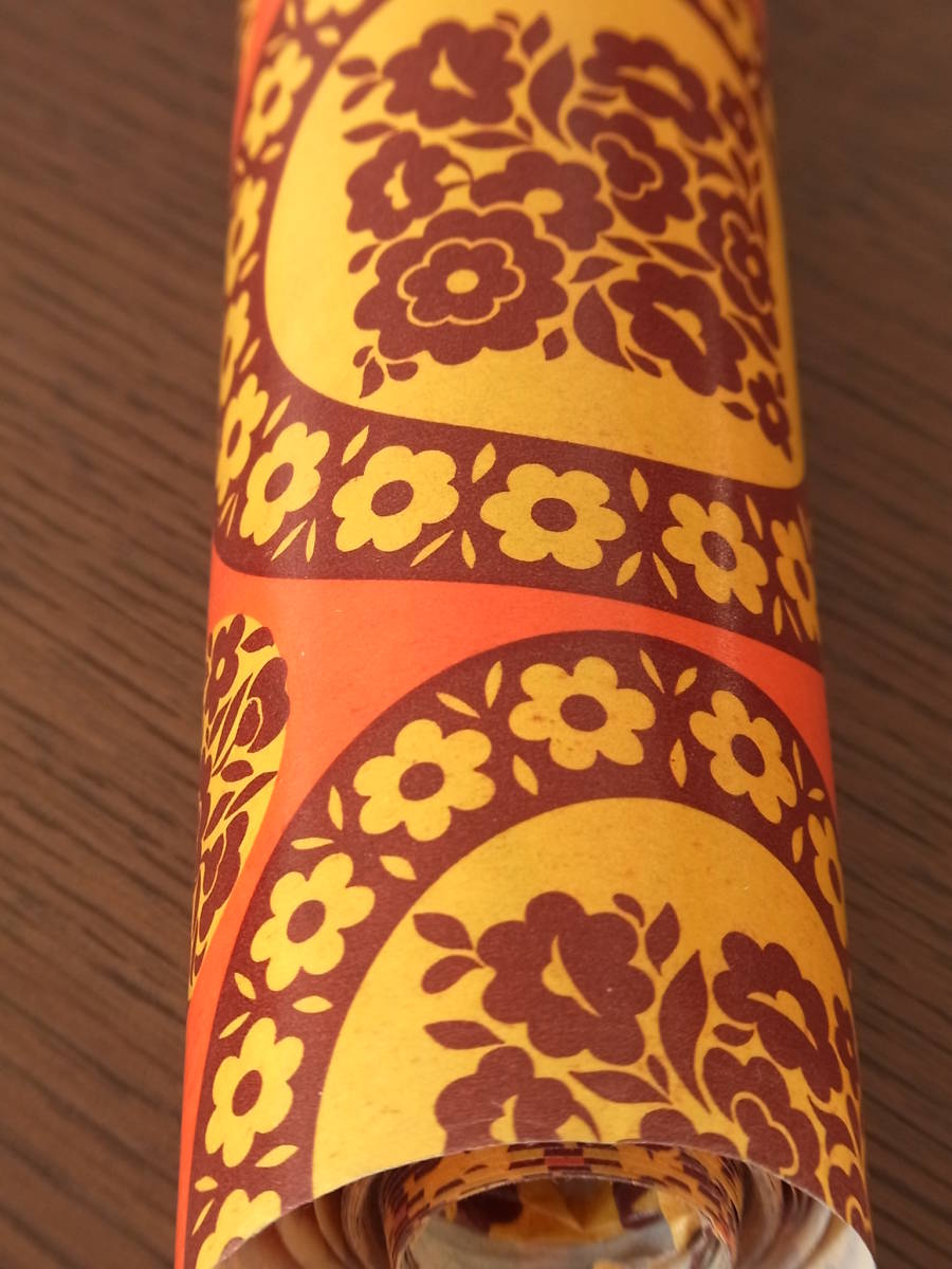 スイス製 ヴィンテージ＆レトロ ワックスペーパー,包装紙 (茶系の色合い、アネモネ、花柄)_画像3