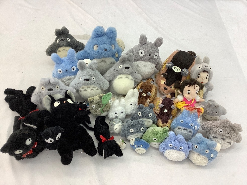 ジブリ ぬいぐるみまとめ/トトロ/ジジ/ネコバス 等 中古品 商品 ジブリ ぬいぐるみまとめ/トトロ/ジジ/ネコバス 等 中古品 商品