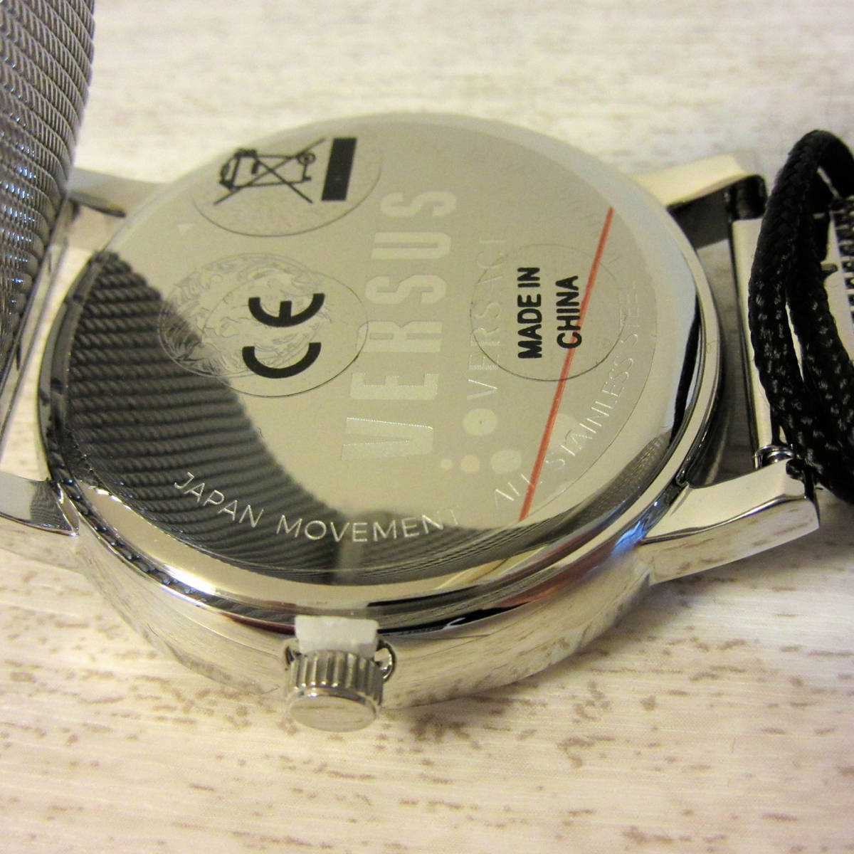 新品 VERSUS VERSACE ヴェルサス ヴェルサーチ ロゴ BARBES メンズ 腕時計 ウォッチ 3針 シルバー ロゴドン メッシュブレス クオーツ 44mm_画像7