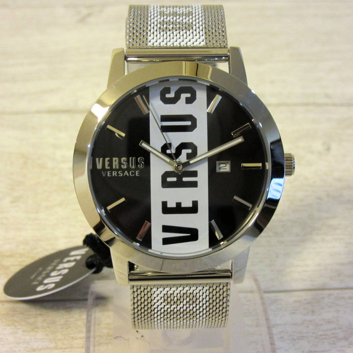 新品 VERSUS VERSACE ヴェルサス ヴェルサーチ ロゴ BARBES メンズ 腕時計 ウォッチ 3針 シルバー ロゴドン メッシュブレス クオーツ 44mm