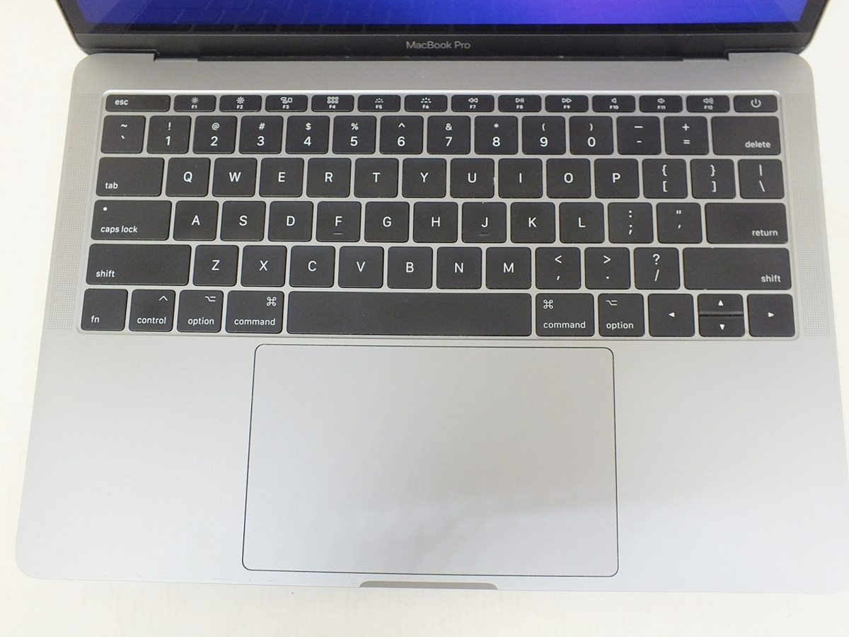 [8A-43-044-1] 【ジャンク】 Apple アップル MacBookPro 13インチ 2017年製 A1708 完品 箱有 通電・動作確認済 キーボード操作不良_画像9