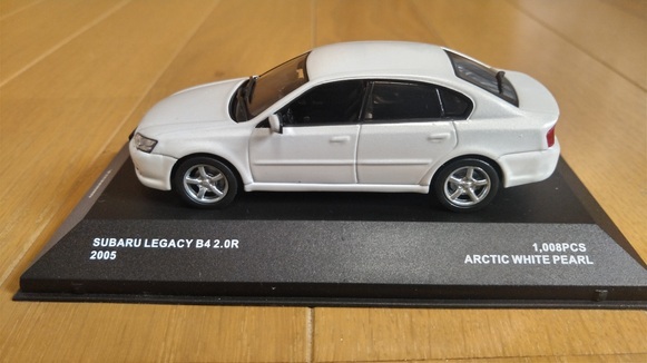 即決　京商　SUBARU スバル　LEGACY　B4　2.0R　2005　アークテック　ホワイト　パール　白　レガシィ　1/43　絶版　レア_画像2