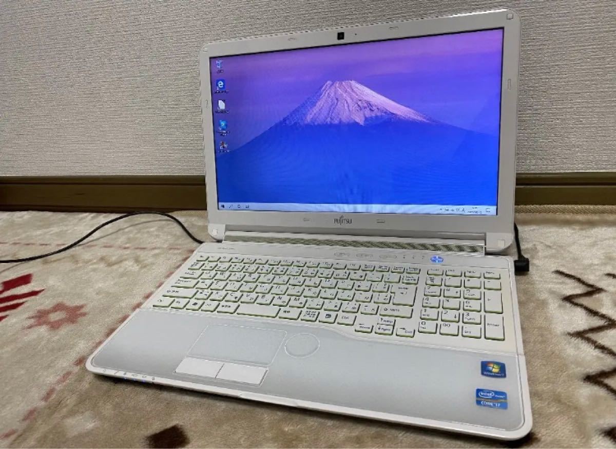 美品 Webカメラ i7 クアッドコア 8GB SSD 240GB Office【週末セール中