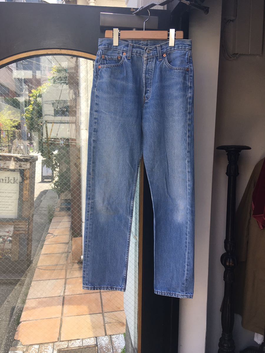 uk vintage Levi's 501 denim リーバイスデニム イギリス リーバイス ブルーデニム ストレート デニム ジーンズ パンツ levis 古着 MV891_画像1