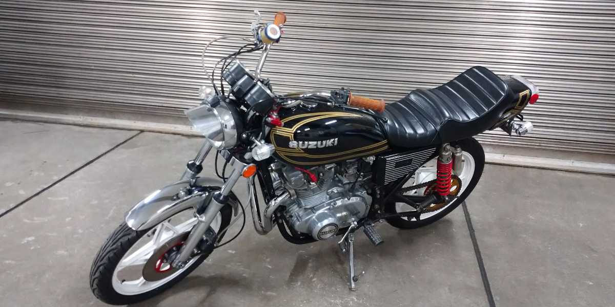 GS400改 GS425 逆車 車体 スズキ 旧車 SUZUKI 新品部品多数 外装 GS400改 GS425 逆車 車体 スズキ 旧車 SUZUKI 新品部品多数 外装