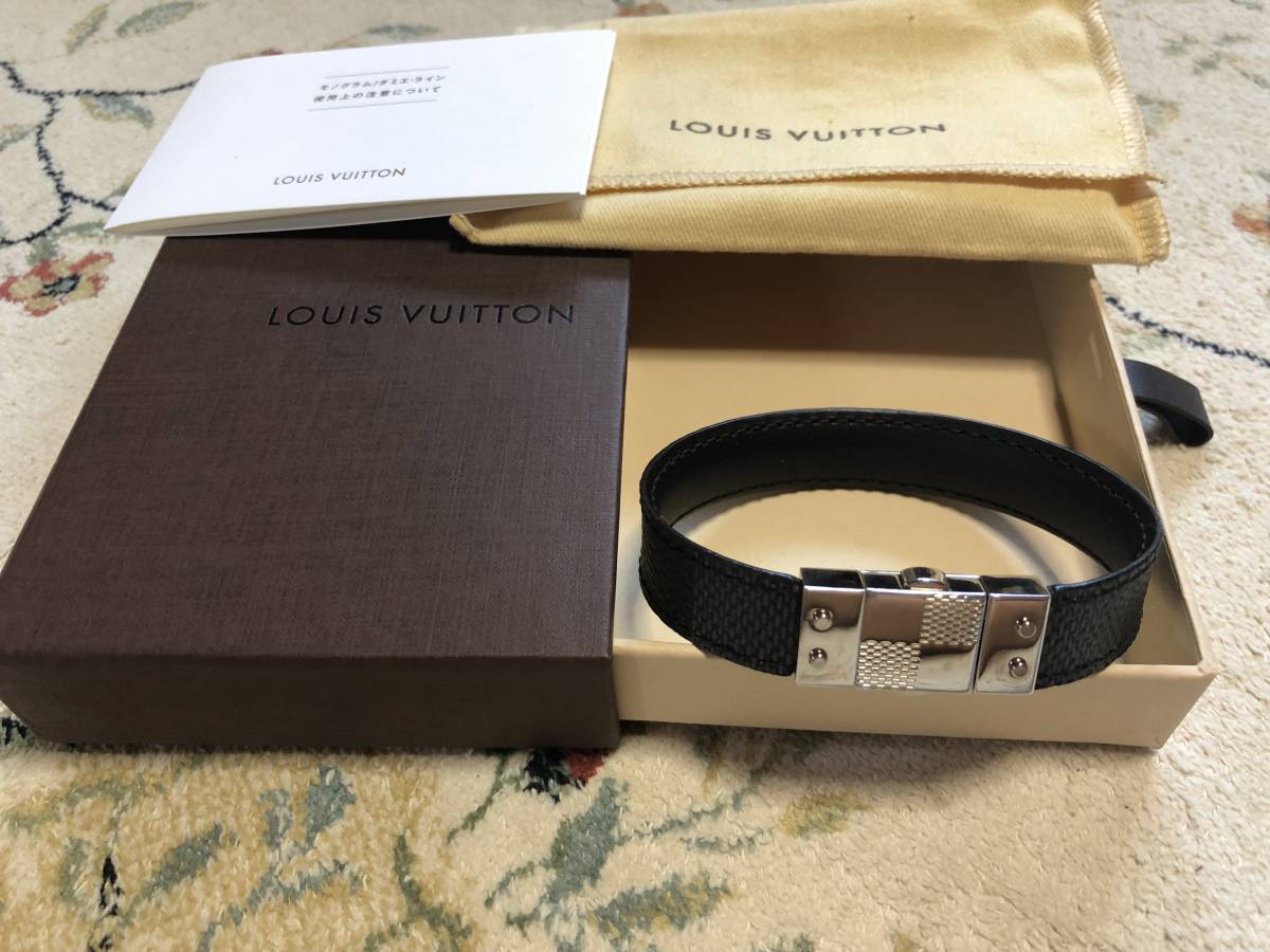  records out of production * unused Vuitton gla Fit check ito reversible bracele Damier leather M6606E