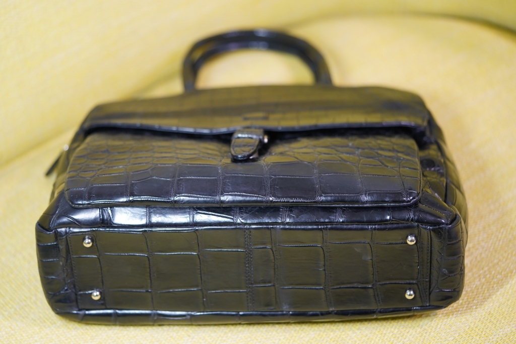 takechiTakechi ручная сумочка крокодил чёрный серебряный металлические принадлежности сумка 