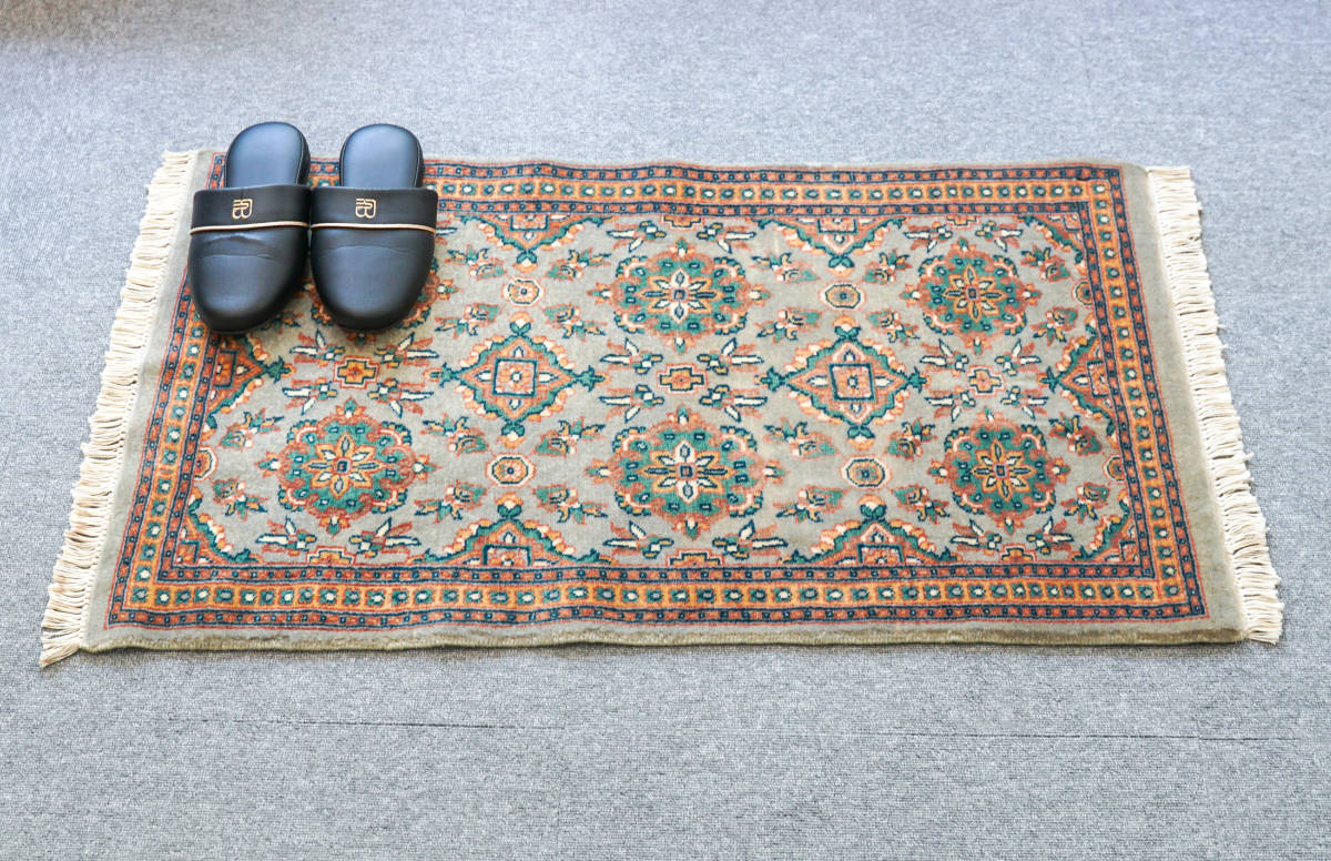 パキスタン手織り絨毯　size:94×58cm ウール　アクセントラグ 