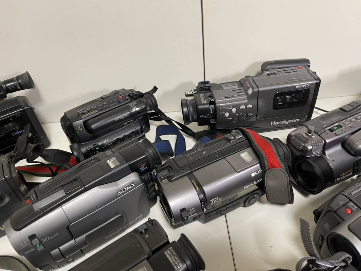 SONY 8mm ビデオカメラ ハンディカム 本体 大量まとめ DCR-TRV8 CCD-TRV96 CCD-TRV-7 CCD-TRV66 等  動作未確認 ジャンク(8ミリビデオカメラ)｜売買されたオークション情報、yahooの商品情報をアーカイブ公開 - オークファン（aucfan.com）
