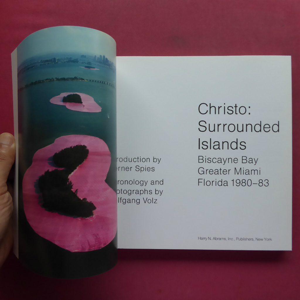 w19洋書図録【クリスト/Surrounded Islands (Project for Biscayne Bay, Greater Miami 1980-83)】_画像3