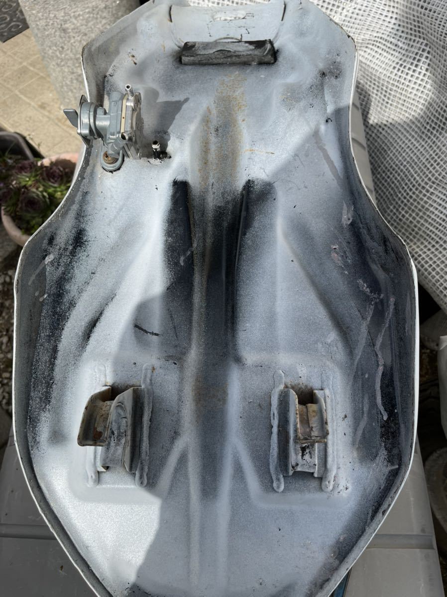 YAMAHA r1z 純正タンク ガソリンタンク YAMAHA r1z 純正タンク ガソリンタンク