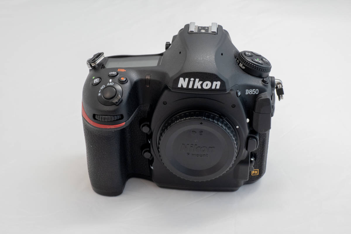 Nikon D850ボディ　保証付_画像1