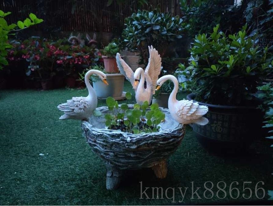 ために】 白鳥の庭の置物の通販 by Ayana☆'s shop｜ラクマ シーン